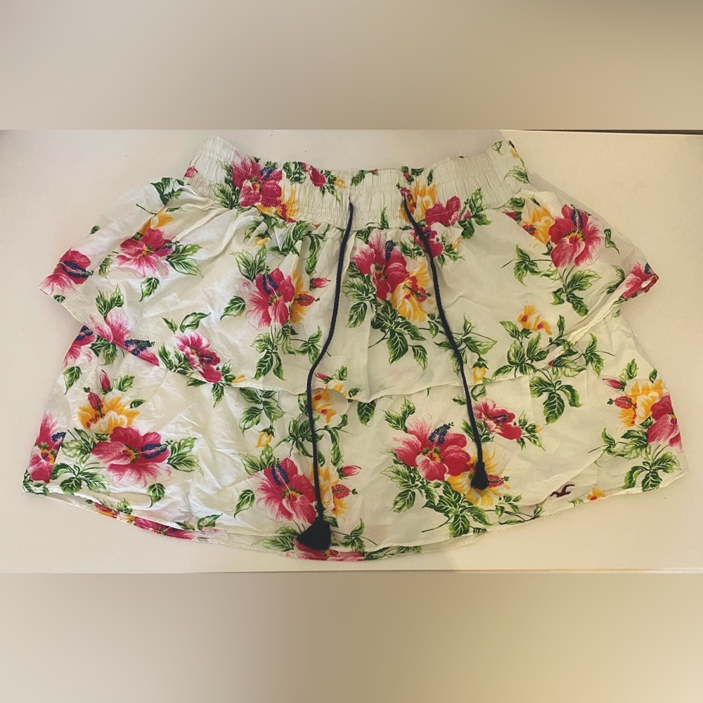 Hollister White Floral Short Skirt